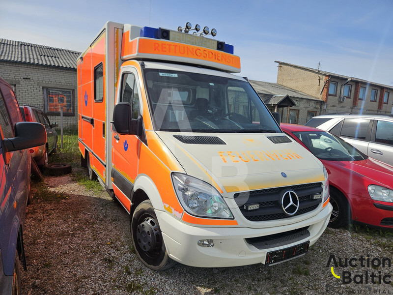 Mercedes-Benz Sprinter - Ambulans arabası: fotoğraf 1 Mercedes-Benz Sprinter - Ambulans arabası: fotoğraf 1