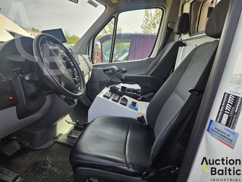 Mercedes-Benz Sprinter - Ambulans arabası: fotoğraf 5 Mercedes-Benz Sprinter - Ambulans arabası: fotoğraf 5