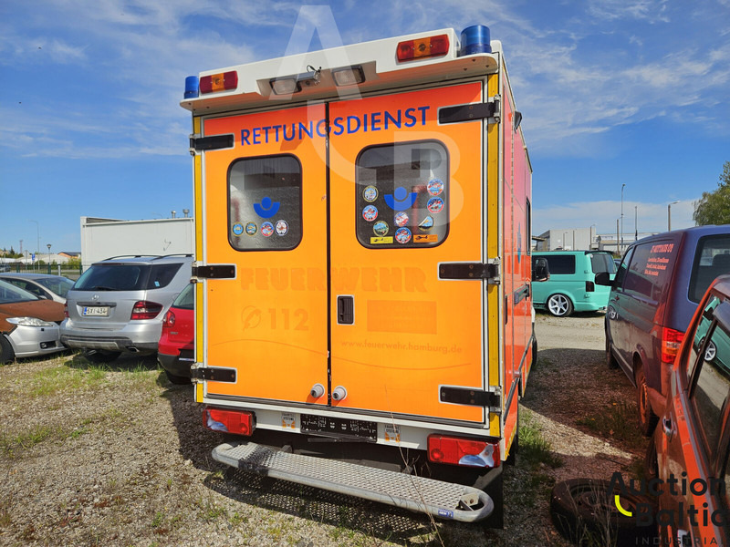 Mercedes-Benz Sprinter - Ambulans arabası: fotoğraf 3 Mercedes-Benz Sprinter - Ambulans arabası: fotoğraf 3