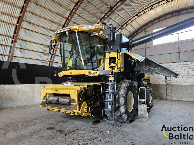 New Holland CR 9080 - Biçerdöver: fotoğraf 1 New Holland CR 9080 - Biçerdöver: fotoğraf 1
