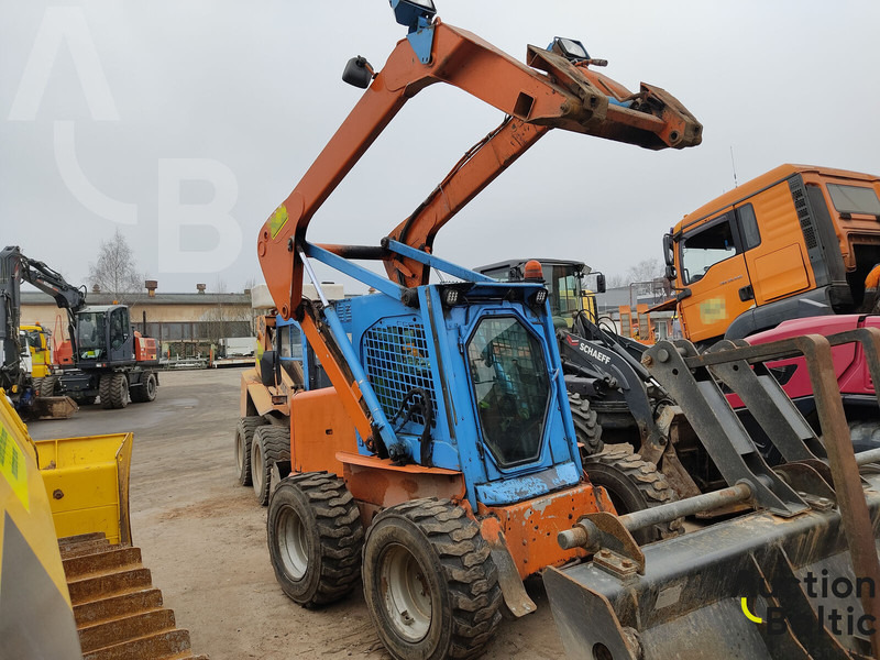 New Holland LS 185 B - Mini yükleyici: fotoğraf 1 New Holland LS 185 B - Mini yükleyici: fotoğraf 1