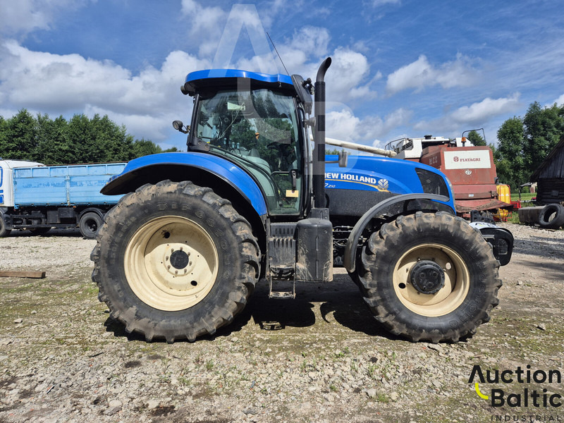 New Holland T 7.210 - Traktör: fotoğraf 3 New Holland T 7.210 - Traktör: fotoğraf 3