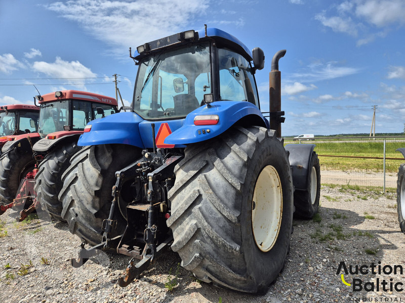 New Holland T 8040 - Traktör: fotoğraf 3 New Holland T 8040 - Traktör: fotoğraf 3