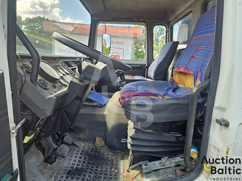 Renault Midliner S 150 - Tanker kamyon: fotoğraf 4 Renault Midliner S 150 - Tanker kamyon: fotoğraf 4