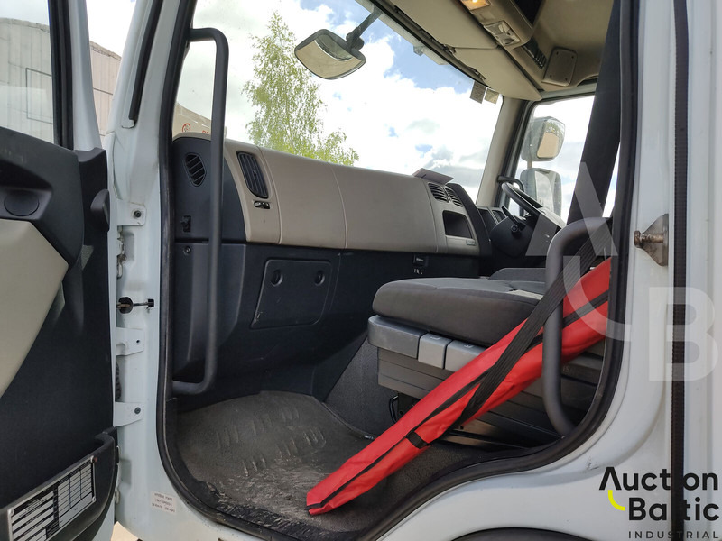 Renault Premium - Araba taşıyıcı kamyon: fotoğraf 5 Renault Premium - Araba taşıyıcı kamyon: fotoğraf 5