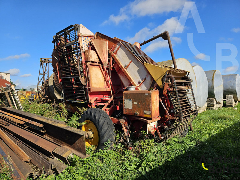 TIM Sugar beet harvester - Biçerdöver: fotoğraf 1 TIM Sugar beet harvester - Biçerdöver: fotoğraf 1