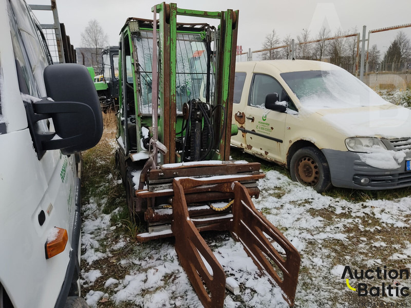 UniCarriers 30 - Dizel forklift: fotoğraf 3 UniCarriers 30 - Dizel forklift: fotoğraf 3