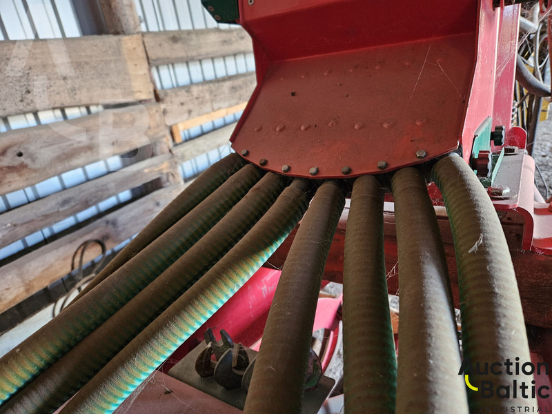 Vaderstad Carrier650 - Disk tırmığı: fotoğraf 5 Vaderstad Carrier650 - Disk tırmığı: fotoğraf 5