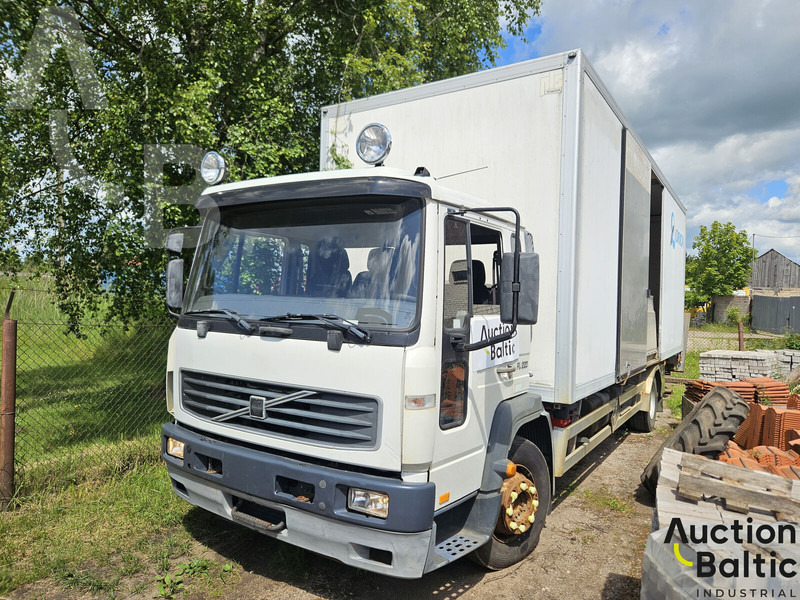 Volvo FL615 - Kapalı kasa kamyon: fotoğraf 1 Volvo FL615 - Kapalı kasa kamyon: fotoğraf 1