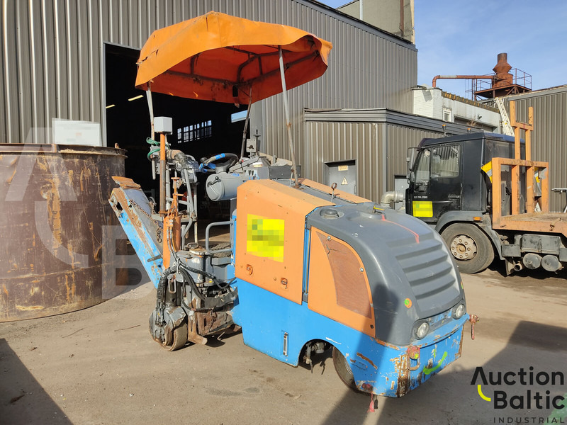 Wirtgen W35DC - Asfalt döşeme aracı: fotoğraf 1 Wirtgen W35DC - Asfalt döşeme aracı: fotoğraf 1