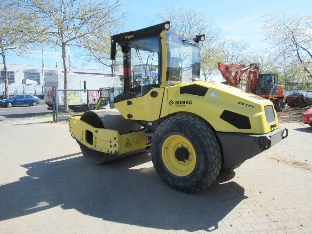 Kompaktör Bomag BW177-5D: fotoğraf 1