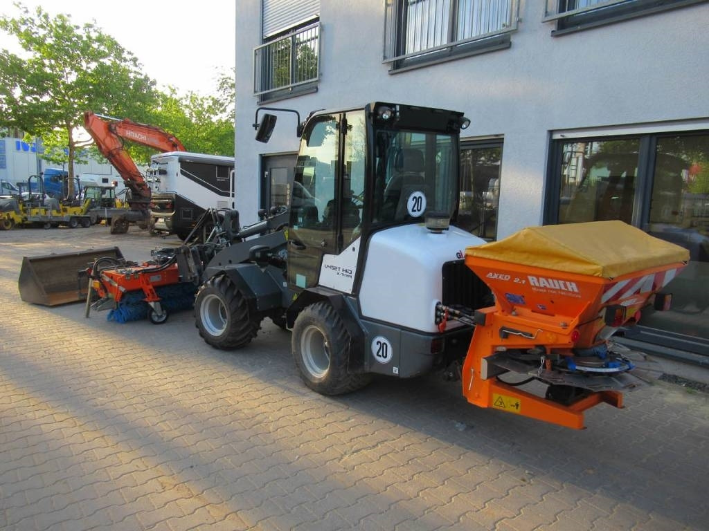 GiANT V452T X-Tra HD Kehrmaschine/Streuer - Tekerlekli yükleyici: fotoğraf 4 GiANT V452T X-Tra HD Kehrmaschine/Streuer - Tekerlekli yükleyici: fotoğraf 4