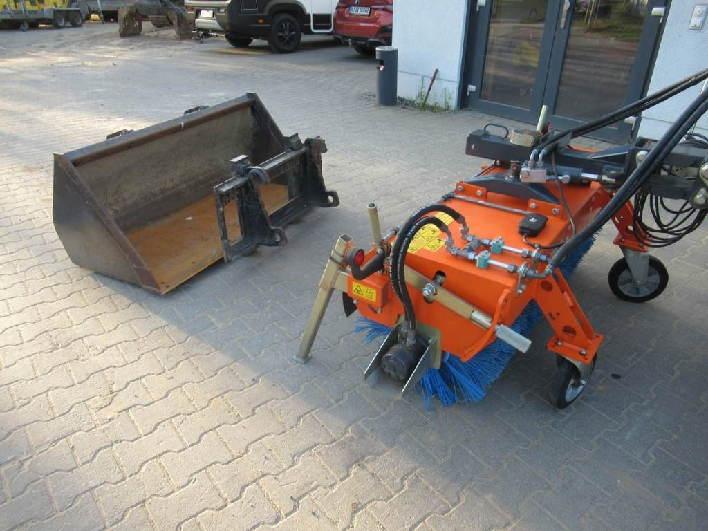 GiANT V452T X-Tra HD Kehrmaschine/Streuer - Tekerlekli yükleyici: fotoğraf 5 GiANT V452T X-Tra HD Kehrmaschine/Streuer - Tekerlekli yükleyici: fotoğraf 5