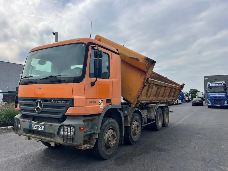 Mercedes-Benz Actros 3336 8x4 TIPPER**3 Pedals**Actros 3336** - Damperli kamyon: fotoğraf 2 Mercedes-Benz Actros 3336 8x4 TIPPER**3 Pedals**Actros 3336** - Damperli kamyon: fotoğraf 2