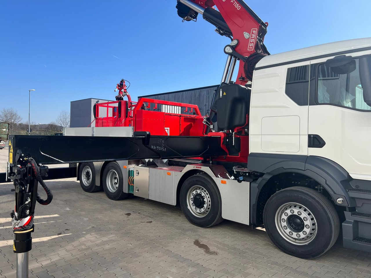 MAN 8x4 Hydro mit F1150 inkl Jib und Winde Korb - Çekici: fotoğraf 3 MAN 8x4 Hydro mit F1150 inkl Jib und Winde Korb - Çekici: fotoğraf 3