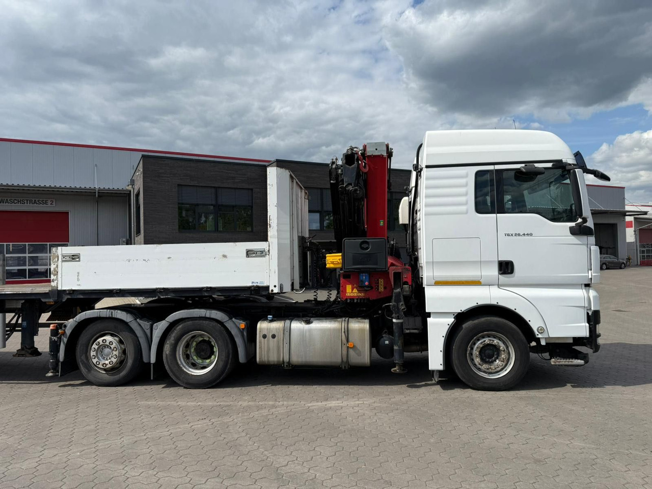 Çekici MAN TGX 26.440 6x2 mit HMF 3000-5 Kran TÜV NEU: fotoğraf 8