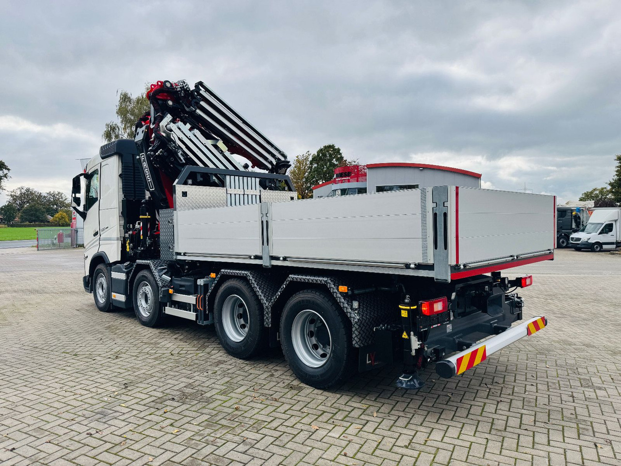 Volvo FH 500 8x4 Kran F820 RA2.27 Jib & Winde Sofort - Kamyon, Vinçli kamyon: fotoğraf 2 Volvo FH 500 8x4 Kran F820 RA2.27 Jib & Winde Sofort - Kamyon, Vinçli kamyon: fotoğraf 2