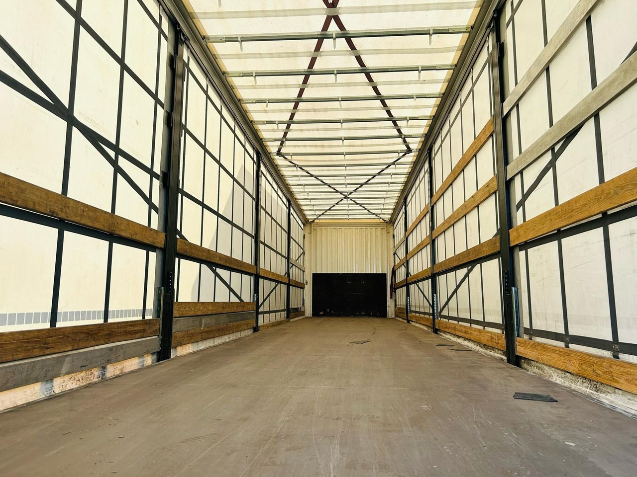 Kässbohrer Schiebeplanen Auflieger - Tenteli dorse: fotoğraf 5 Kässbohrer Schiebeplanen Auflieger - Tenteli dorse: fotoğraf 5