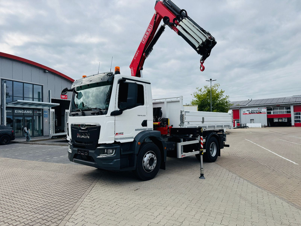 MAN 18.320 4x2 mit Fassi Ladekran Sofort Verfügbar - Damperli kamyon, Vinçli kamyon: fotoğraf 3 MAN 18.320 4x2 mit Fassi Ladekran Sofort Verfügbar - Damperli kamyon, Vinçli kamyon: fotoğraf 3