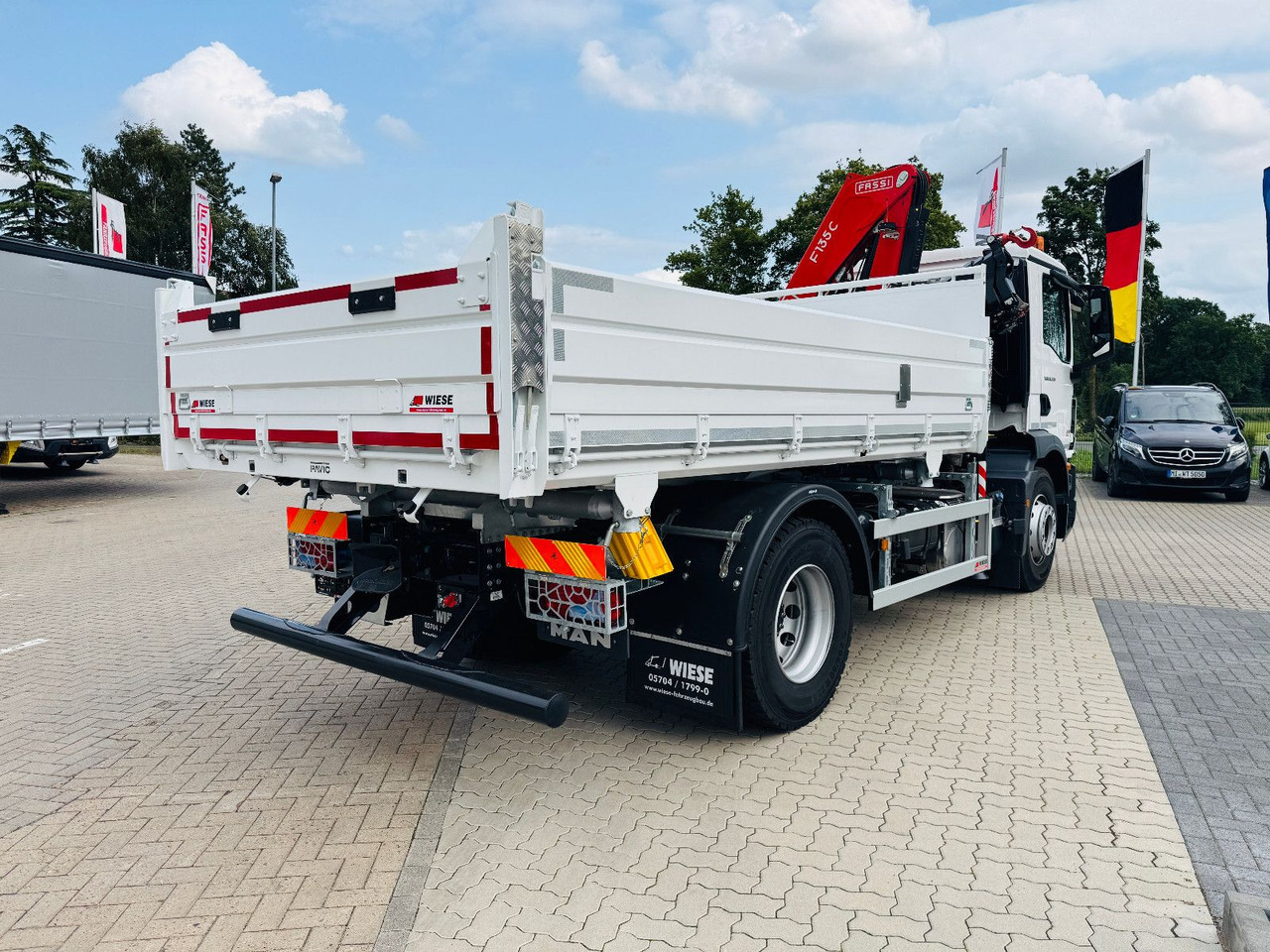 MAN 18.320 4x2 mit Fassi Ladekran Sofort Verfügbar - Vinçli kamyon: fotoğraf 4 MAN 18.320 4x2 mit Fassi Ladekran Sofort Verfügbar - Vinçli kamyon: fotoğraf 4
