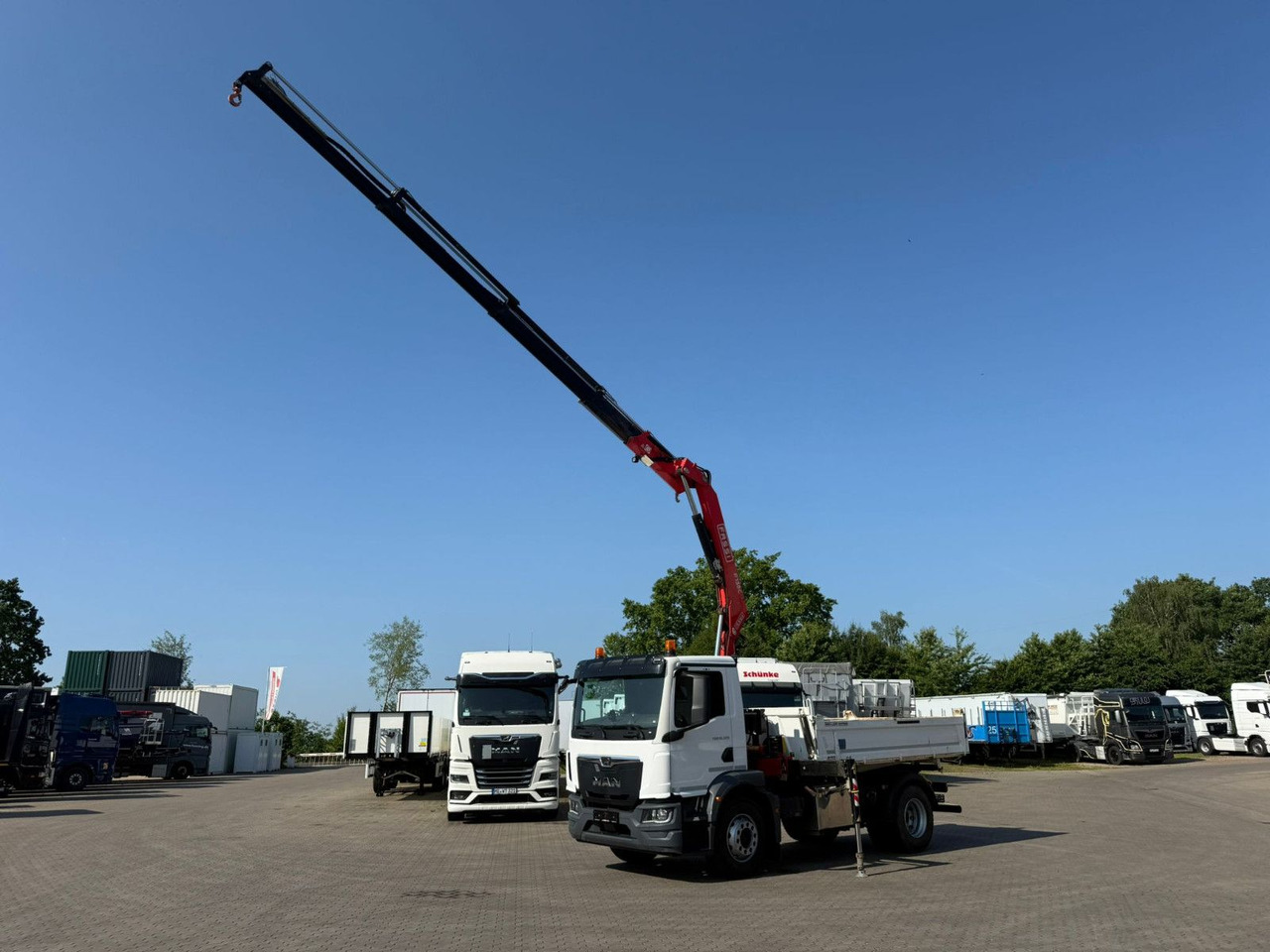 MAN TGM 18.320 4x2 BB Kran Fassi F135 Kipper Meiller - Vinçli kamyon: fotoğraf 3 MAN TGM 18.320 4x2 BB Kran Fassi F135 Kipper Meiller - Vinçli kamyon: fotoğraf 3