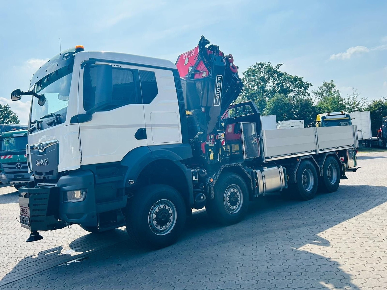 MAN TGS 41.520 8x8 mit Fassi Ladekran F710RA.2.26 - Sal/ Açık kasa kamyon: fotoğraf 5 MAN TGS 41.520 8x8 mit Fassi Ladekran F710RA.2.26 - Sal/ Açık kasa kamyon: fotoğraf 5