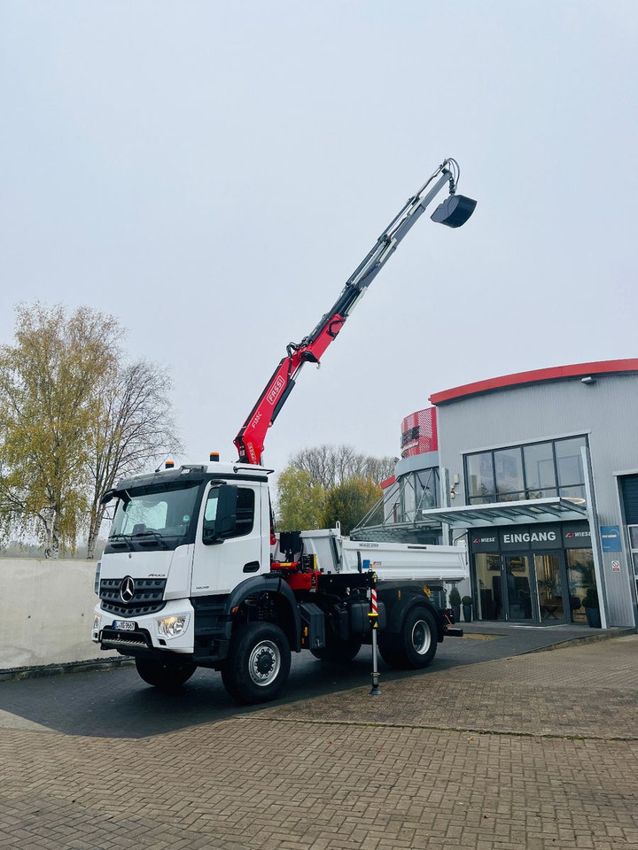 Mercedes-Benz Arocs 1835 4x4 Meiller Fassi F135 Kran Kipper - Damperli kamyon, Vinçli kamyon: fotoğraf 4 Mercedes-Benz Arocs 1835 4x4 Meiller Fassi F135 Kran Kipper - Damperli kamyon, Vinçli kamyon: fotoğraf 4