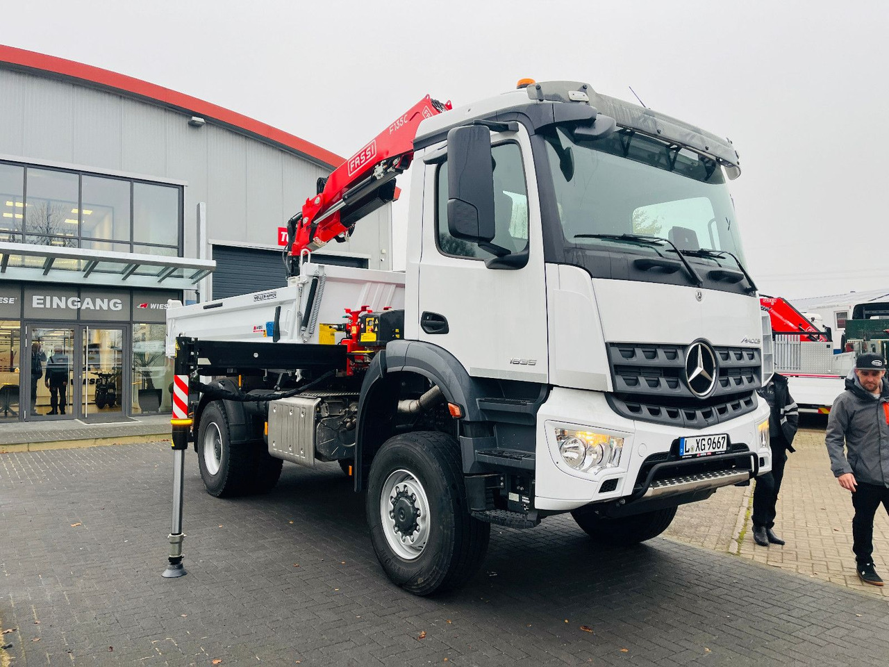 Mercedes-Benz Arocs 1835 4x4 Meiller Fassi F135 Kran Kipper - Damperli kamyon, Vinçli kamyon: fotoğraf 1 Mercedes-Benz Arocs 1835 4x4 Meiller Fassi F135 Kran Kipper - Damperli kamyon, Vinçli kamyon: fotoğraf 1