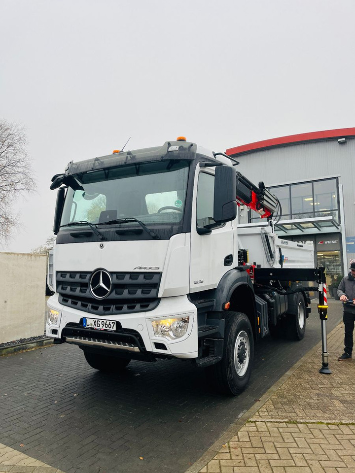 Mercedes-Benz Arocs 1835 4x4 Meiller Fassi F135 Kran Kipper - Damperli kamyon, Vinçli kamyon: fotoğraf 5 Mercedes-Benz Arocs 1835 4x4 Meiller Fassi F135 Kran Kipper - Damperli kamyon, Vinçli kamyon: fotoğraf 5