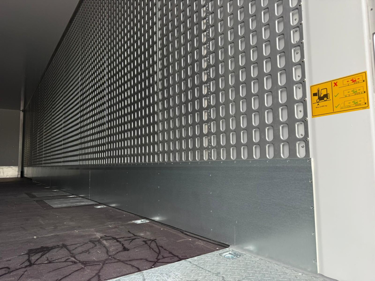 Kapalı karoser dorse Talson TGG TAL 12/18 Mega Kofferauflieger Kleidung 99m³: fotoğraf 9