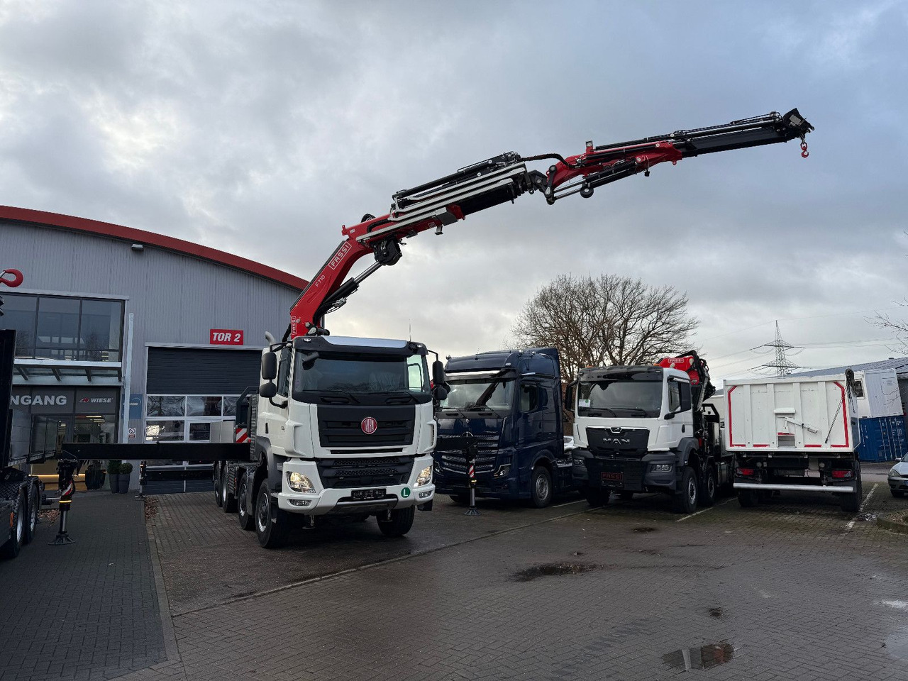 Tatra 41.500 8x8 Phoenix Fassi F710 Kran - Sal/ Açık kasa kamyon, Vinçli kamyon: fotoğraf 3 Tatra 41.500 8x8 Phoenix Fassi F710 Kran - Sal/ Açık kasa kamyon, Vinçli kamyon: fotoğraf 3