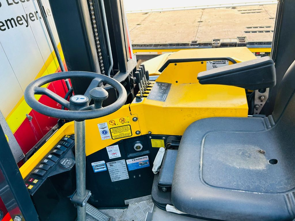 Terberg Kinglifter TKL-S-3x3 1.500 kg - Kamyona monte forklift: fotoğraf 4 Terberg Kinglifter TKL-S-3x3 1.500 kg - Kamyona monte forklift: fotoğraf 4