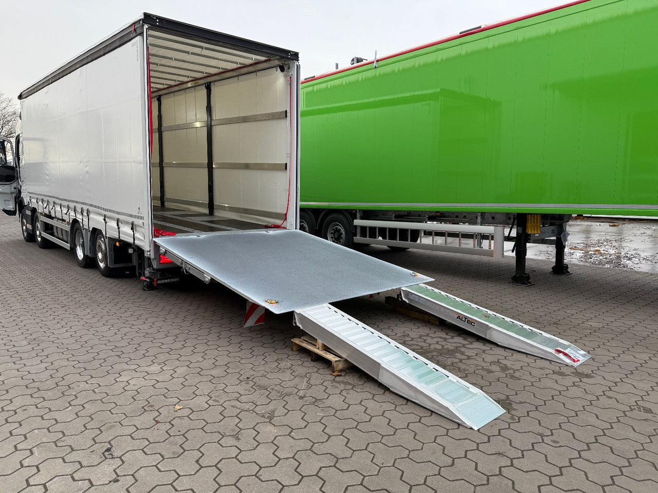Volvo FH 500 8x2 Arbeitsbühnen Transporter LBW 9t - Çekici kamyonu: fotoğraf 5 Volvo FH 500 8x2 Arbeitsbühnen Transporter LBW 9t - Çekici kamyonu: fotoğraf 5