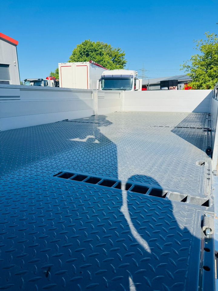 Volvo FH 500 8x2 mit F710RA.2.27 L426 und V20 Winde - Sal/ Açık kasa kamyon, Vinçli kamyon: fotoğraf 4 Volvo FH 500 8x2 mit F710RA.2.27 L426 und V20 Winde - Sal/ Açık kasa kamyon, Vinçli kamyon: fotoğraf 4