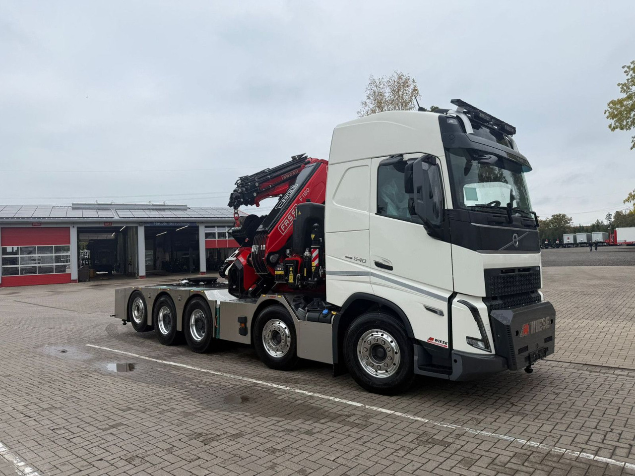 Volvo FH540 10x4 mit F1150 Ladekran, Sattelzugmaschine - Sal/ Açık kasa kamyon, Vinçli kamyon: fotoğraf 1 Volvo FH540 10x4 mit F1150 Ladekran, Sattelzugmaschine - Sal/ Açık kasa kamyon, Vinçli kamyon: fotoğraf 1