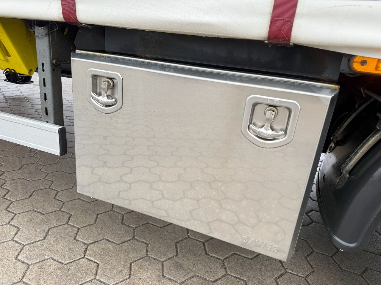 Tenteli dorse Wiese Mega Schiebeplane mit Dhollandia Rampe 9t: fotoğraf 13