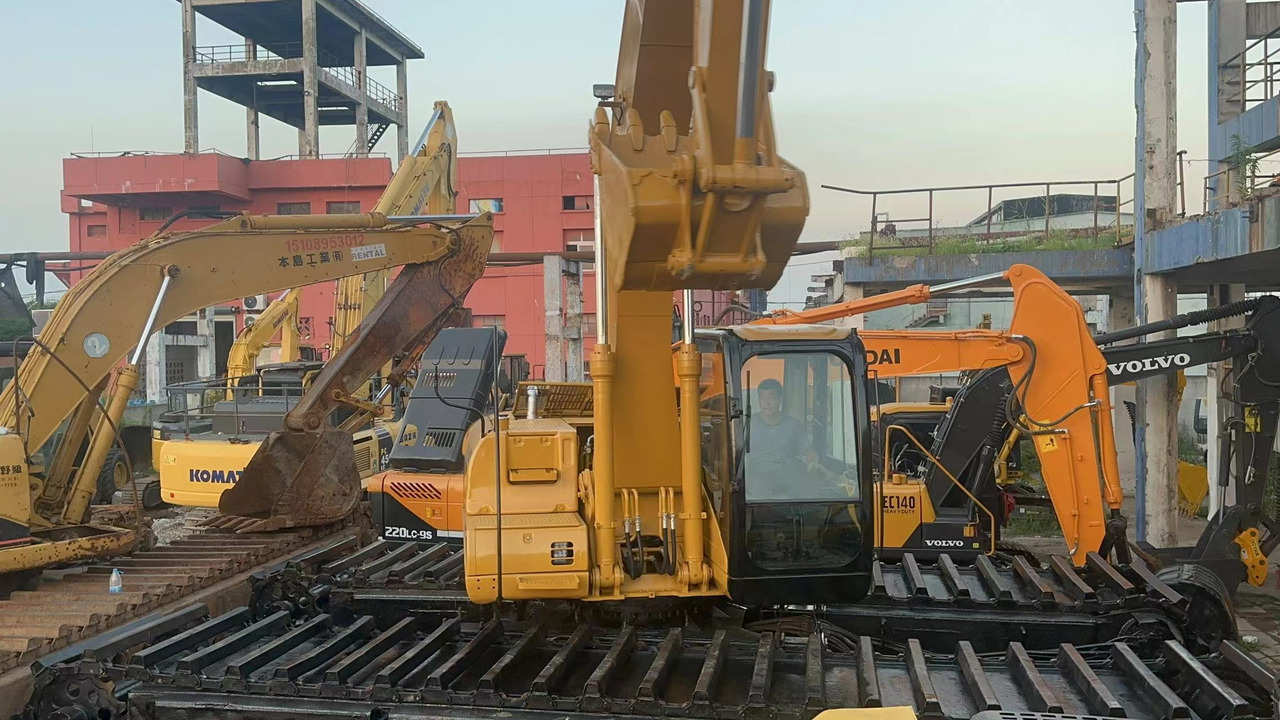 CATERPILLAR 320C - Amfibi ekskavatör: fotoğraf 3 CATERPILLAR 320C - Amfibi ekskavatör: fotoğraf 3