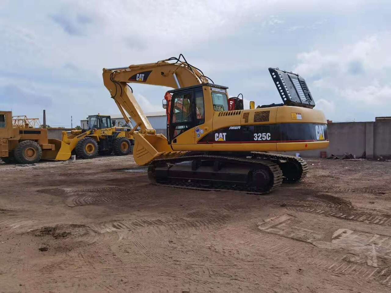 CATERPILLAR 325C - Paletli ekskavatör: fotoğraf 3 CATERPILLAR 325C - Paletli ekskavatör: fotoğraf 3