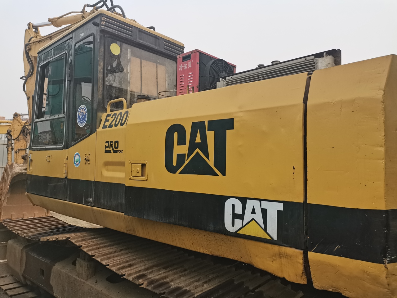 CATERPILLAR CAT-E200-excavator - Paletli ekskavatör: fotoğraf 1 CATERPILLAR CAT-E200-excavator - Paletli ekskavatör: fotoğraf 1