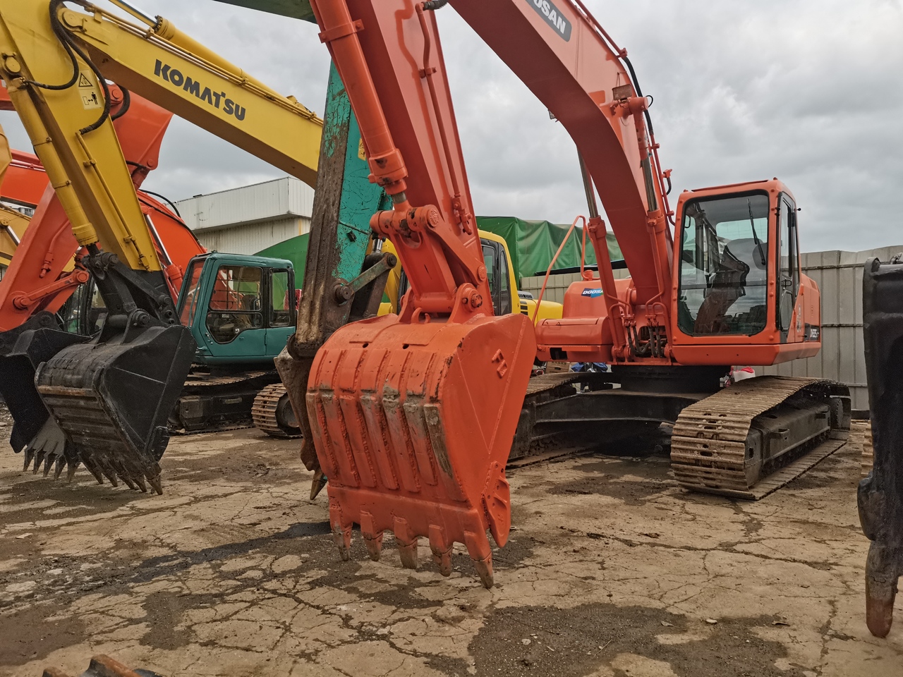 DOOSAN DH225LC-7 - Paletli ekskavatör: fotoğraf 3 DOOSAN DH225LC-7 - Paletli ekskavatör: fotoğraf 3