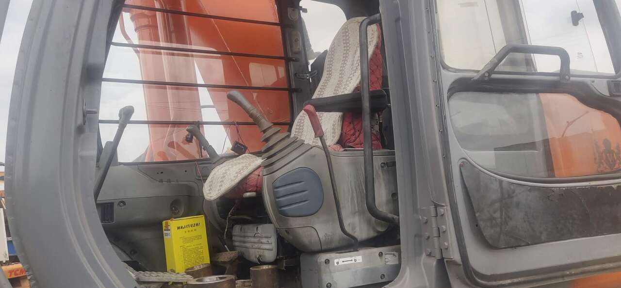 HITACHI EX230-5 - Paletli ekskavatör: fotoğraf 4 HITACHI EX230-5 - Paletli ekskavatör: fotoğraf 4