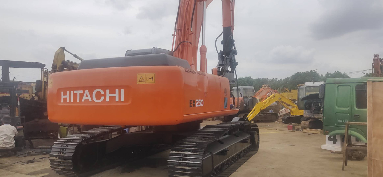 HITACHI EX230-5 - Paletli ekskavatör: fotoğraf 2 HITACHI EX230-5 - Paletli ekskavatör: fotoğraf 2