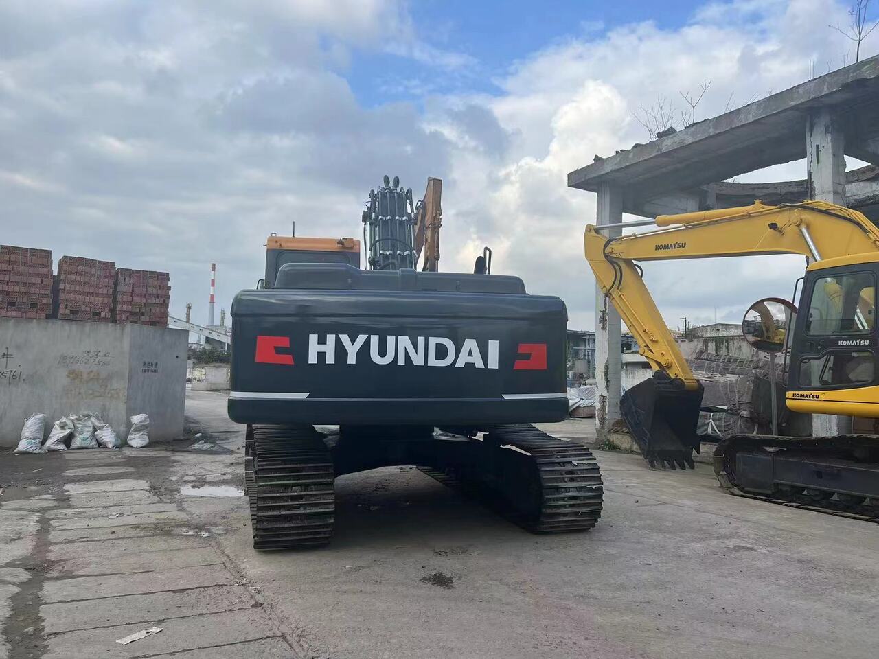 HYUNDAI 225LC-9T - Paletli ekskavatör: fotoğraf 4 HYUNDAI 225LC-9T - Paletli ekskavatör: fotoğraf 4