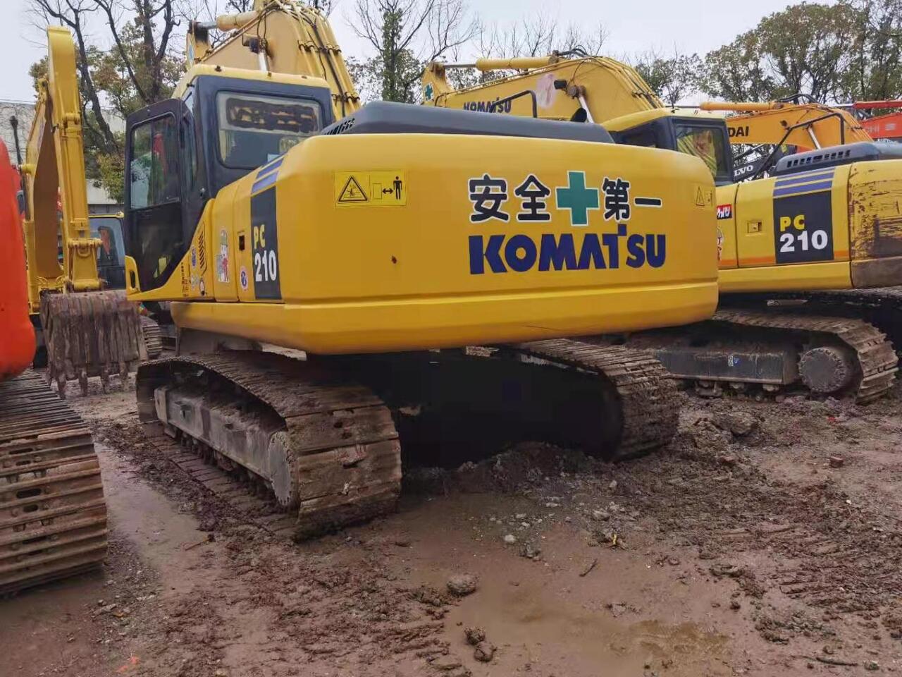 KOMATSU PC210-7 -excavator - Paletli ekskavatör: fotoğraf 2 KOMATSU PC210-7 -excavator - Paletli ekskavatör: fotoğraf 2