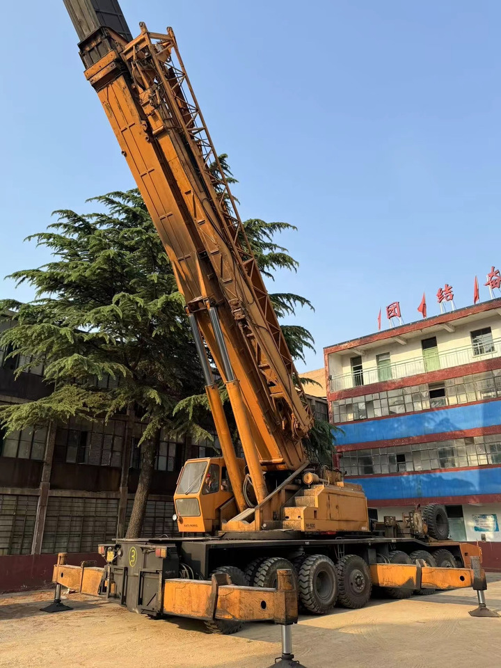 LIEBHERR - Mobil vinç: fotoğraf 1 LIEBHERR - Mobil vinç: fotoğraf 1