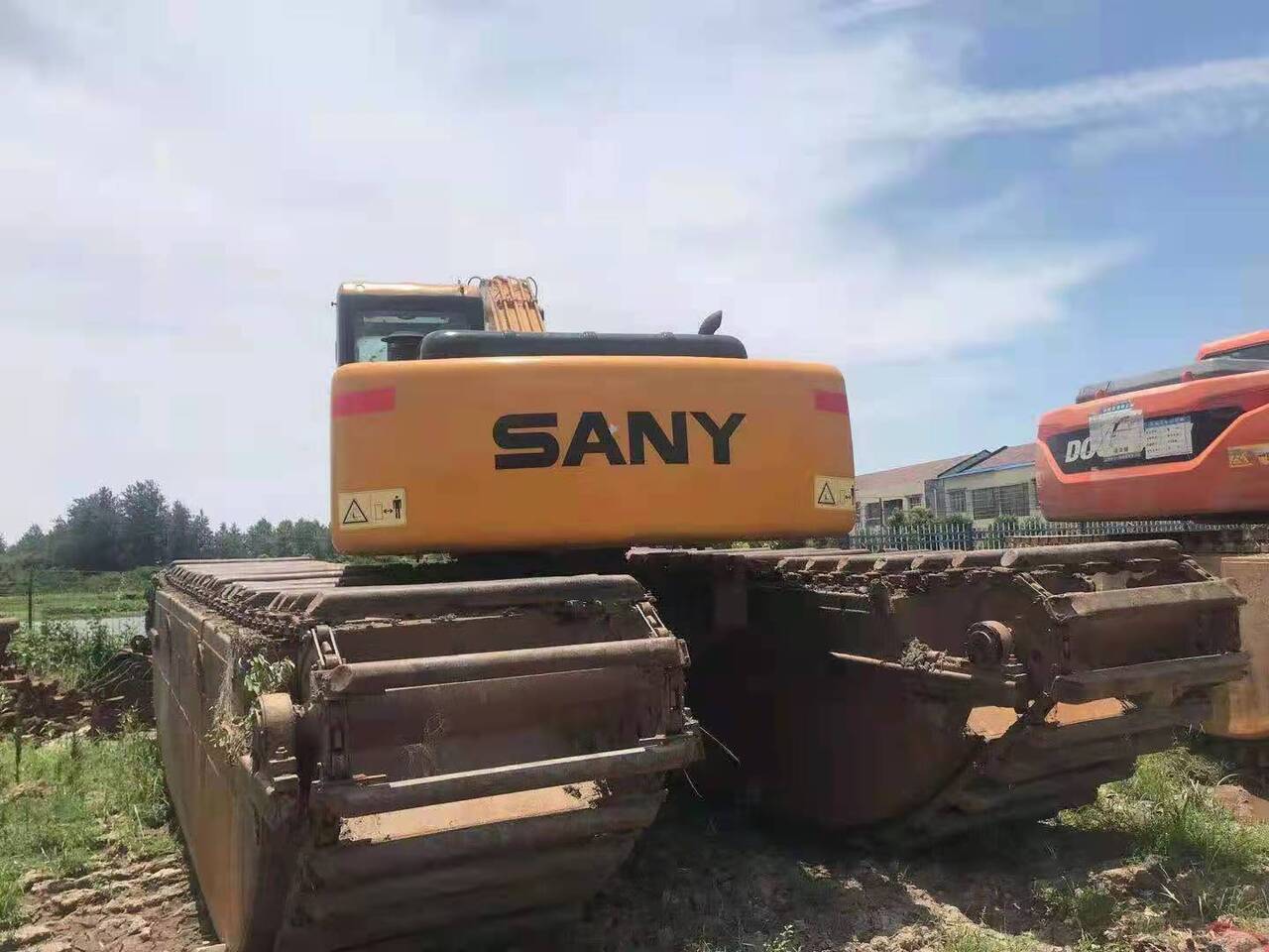 SANY 215C - Amfibi ekskavatör: fotoğraf 3 SANY 215C - Amfibi ekskavatör: fotoğraf 3