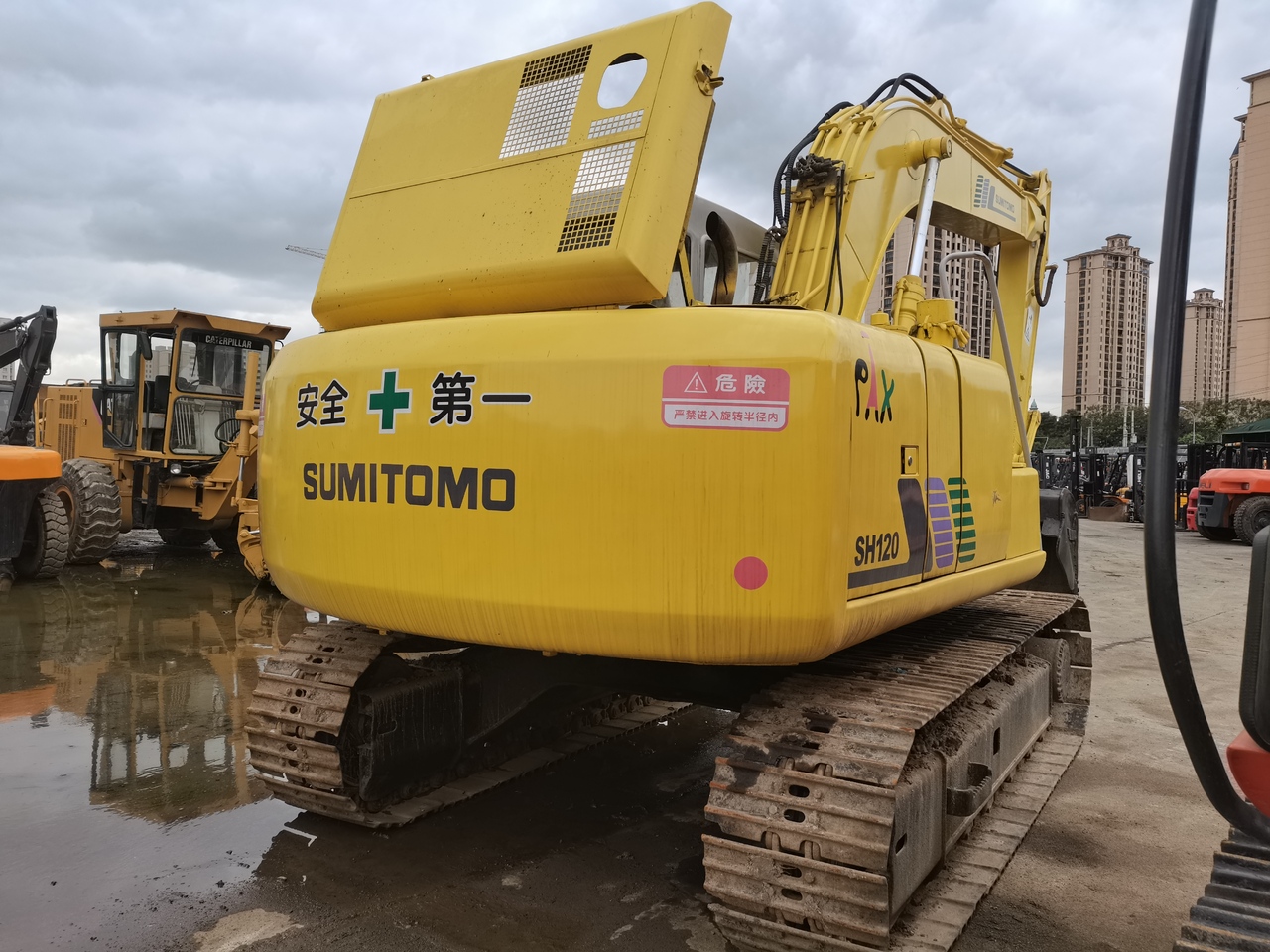 Sumitomo SH120 - Paletli ekskavatör: fotoğraf 2 Sumitomo SH120 - Paletli ekskavatör: fotoğraf 2
