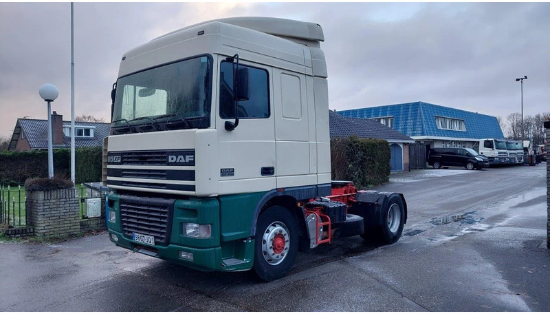 DAF XF 95.430 4x2 EURO 2 Manual Gearbox - Çekici: fotoğraf 1 DAF XF 95.430 4x2 EURO 2 Manual Gearbox - Çekici: fotoğraf 1