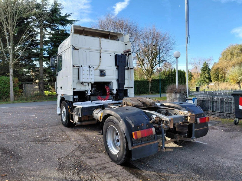 DAF XF 95.430 4x2 MANUAL ZF GEARBOX !! EURO 3 Engine !! - Çekici: fotoğraf 4 DAF XF 95.430 4x2 MANUAL ZF GEARBOX !! EURO 3 Engine !! - Çekici: fotoğraf 4