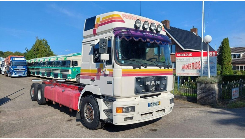 MAN 26.463 26 463 6x2 Chassis Manual - Şasi kamyon: fotoğraf 2 MAN 26.463 26 463 6x2 Chassis Manual - Şasi kamyon: fotoğraf 2